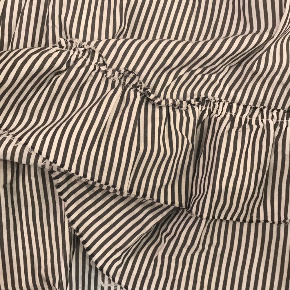 Zara pinstripe ruffle off the shoulder dress - Picture 3 of 4